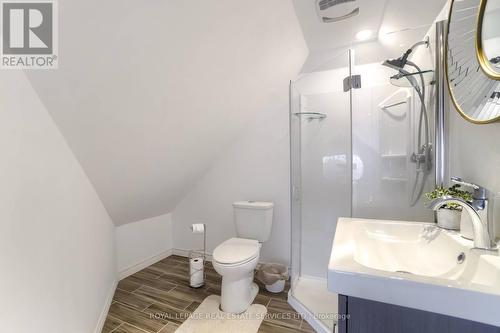 5233 Palmer Avenue, Niagara Falls, ON - Indoor Photo Showing Bathroom