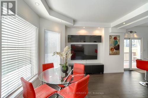 5233 Palmer Avenue, Niagara Falls, ON - Indoor Photo Showing Living Room