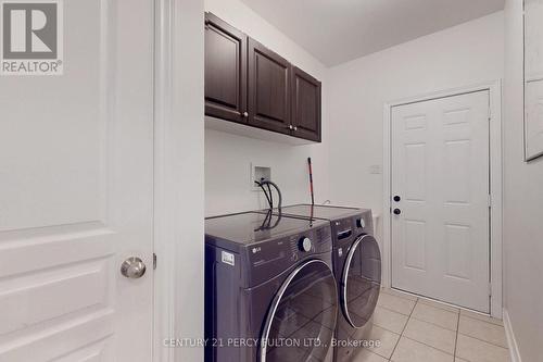 39 Jocada Court, Richmond Hill, ON - Indoor Photo Showing Laundry Room