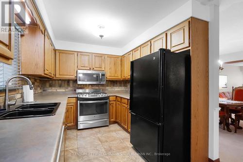 92 Meridene Cres W, London, ON - Indoor Photo Showing Kitchen With Double Sink