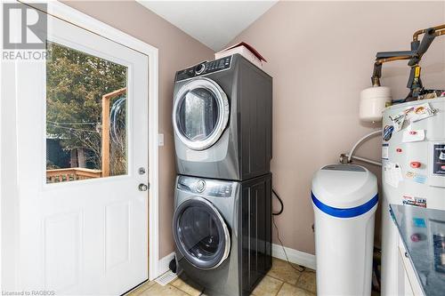 401309 Grey Road 17, Georgian Bluffs, ON - Indoor Photo Showing Laundry Room