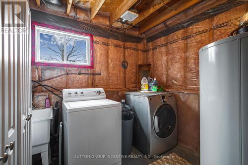 27 White Elm Rd, Barrie, ON - Indoor Photo Showing Laundry Room