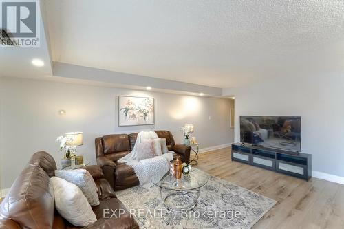 #75 -1250 Mississauga Valley Blvd N, Mississauga, ON - Indoor Photo Showing Living Room