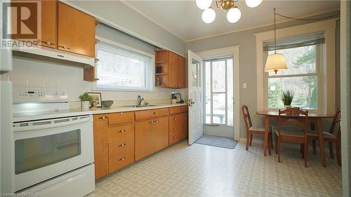 669 4Th Avenue E, Owen Sound, ON - Indoor Photo Showing Kitchen