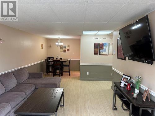 1410 Penticton Avenue Unit# 102, Penticton, BC - Indoor Photo Showing Living Room