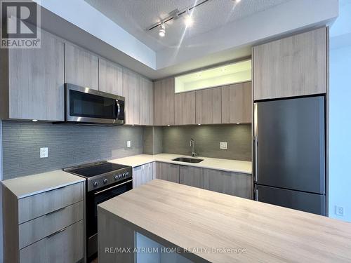 607 - 50 Forest Manor Road, Toronto, ON - Indoor Photo Showing Kitchen With Stainless Steel Kitchen With Upgraded Kitchen