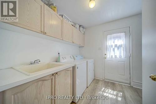 5179 Creditview Road E, Mississauga, ON - Indoor Photo Showing Laundry Room
