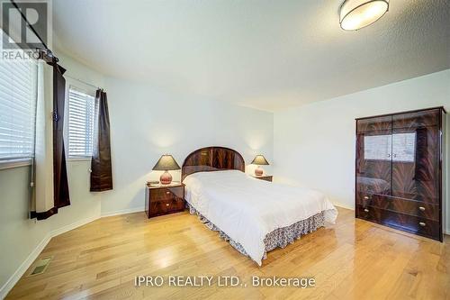 5179 Creditview Road E, Mississauga, ON - Indoor Photo Showing Bedroom