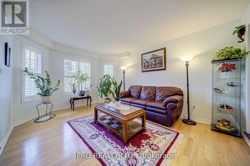 5179 Creditview Road E, Mississauga, ON - Indoor Photo Showing Living Room