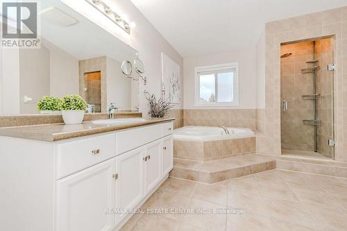 7 Henderson Dr, Guelph, ON - Indoor Photo Showing Bathroom