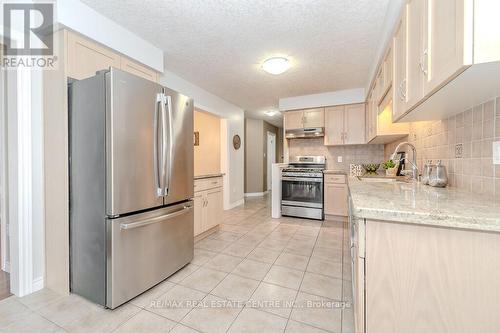 7 Henderson Drive, Guelph, ON - Indoor Photo Showing Kitchen