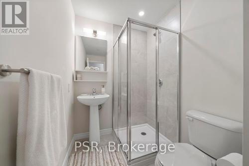 #215 -2750 King St E, Hamilton, ON - Indoor Photo Showing Bathroom