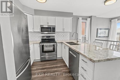 293 Thompson Rd, Orangeville, ON - Indoor Photo Showing Kitchen With Double Sink With Upgraded Kitchen