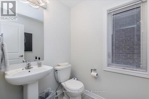 1433 Mcroberts Cres, Innisfil, ON - Indoor Photo Showing Bathroom