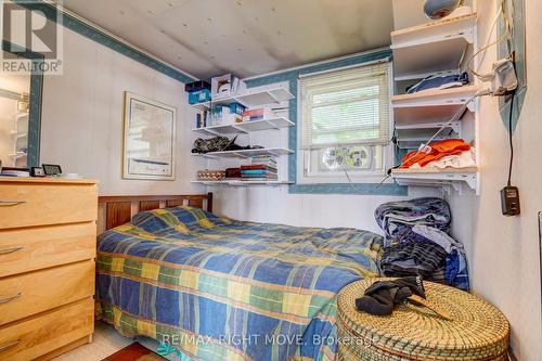 6350 Bluebird Street, Ramara, ON - Indoor Photo Showing Bedroom