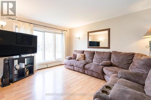 23 Greengables Drive, Oro-Medonte, ON - Indoor Photo Showing Living Room