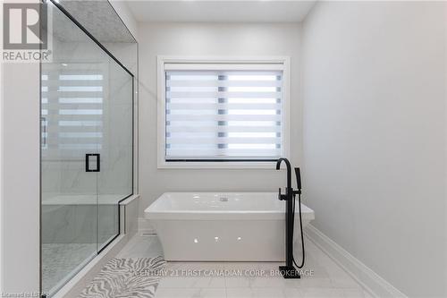 6378 Brash Drive S, London, ON - Indoor Photo Showing Bathroom
