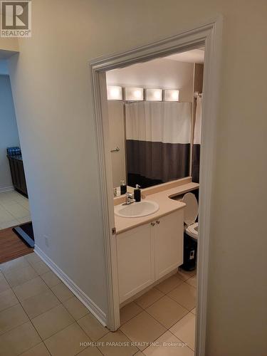 509 - 3525 Kariya Drive, Mississauga, ON - Indoor Photo Showing Bathroom