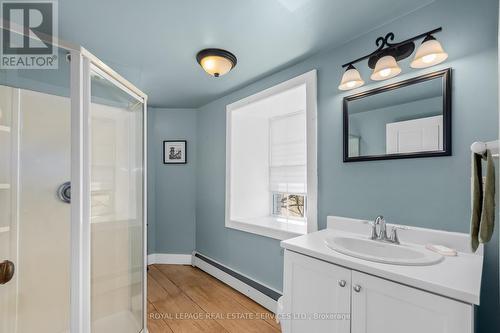 592 Simmons Road, Loyalist, ON - Indoor Photo Showing Bathroom