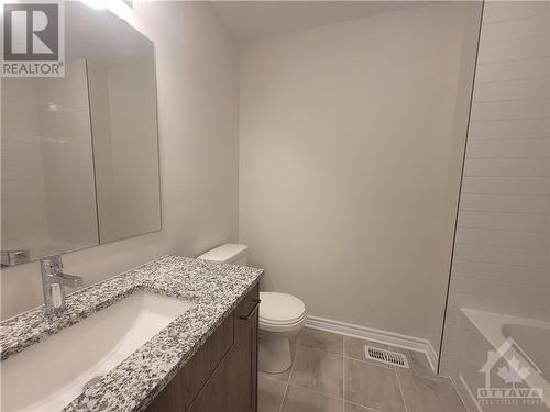 Main Bathroom - 633 Fisher Street, Kemptville, ON - Indoor Photo Showing Bathroom