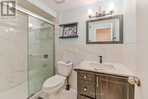 12 - 444 Silverstone Drive W, Toronto, ON - Indoor Photo Showing Bathroom