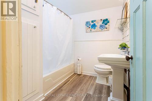 372 Oxford Avenue, Fort Erie, ON - Indoor Photo Showing Bathroom
