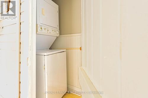 372 Oxford Avenue, Fort Erie, ON - Indoor Photo Showing Laundry Room