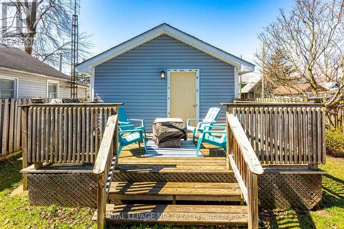 372 Oxford Avenue, Fort Erie, ON - Outdoor With Deck Patio Veranda With Exterior