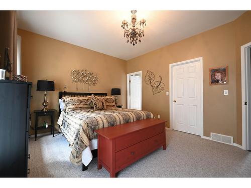 1570 Mt Fisher Crescent, Cranbrook, BC - Indoor Photo Showing Bedroom