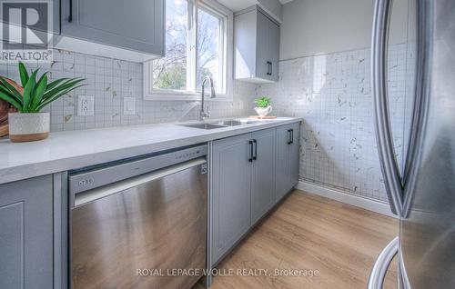 30 Husson Place, Cambridge, ON - Indoor Photo Showing Kitchen