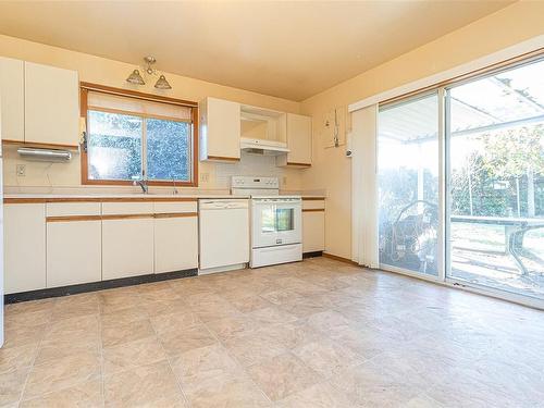 2079 Brethourpark Way, Sidney, BC - Indoor Photo Showing Kitchen With Double Sink