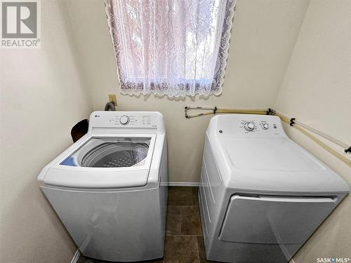 510 Bray Street E, Swift Current, SK - Indoor Photo Showing Laundry Room