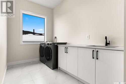 3744 Gee Crescent, Regina, SK - Indoor Photo Showing Laundry Room
