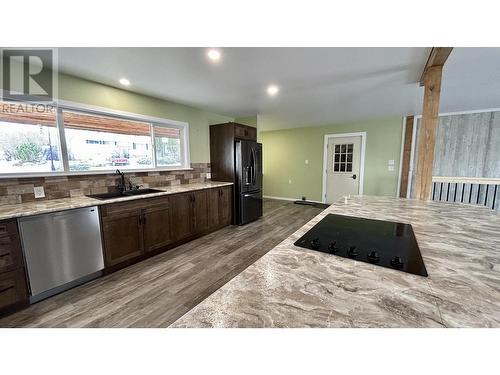 396 North Birch Avenue, 100 Mile House, BC - Indoor Photo Showing Kitchen