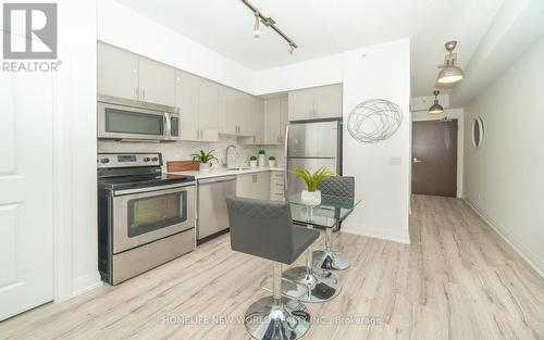 #303 -85 North Park Rd, Vaughan, ON - Indoor Photo Showing Kitchen