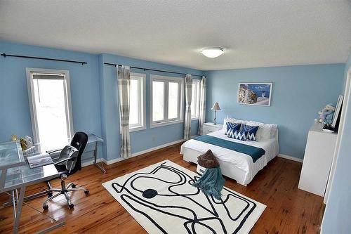 102 Huntingwood Avenue, Hamilton, ON - Indoor Photo Showing Bedroom