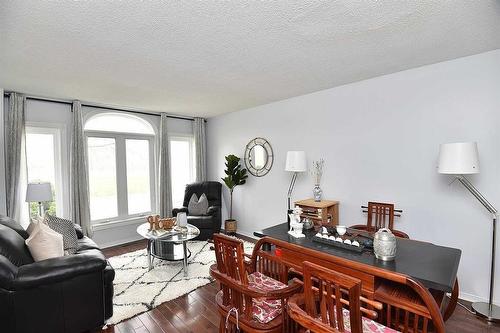 102 Huntingwood Avenue, Hamilton, ON - Indoor Photo Showing Living Room