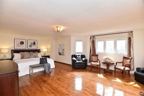 102 Huntingwood Avenue, Hamilton, ON - Indoor Photo Showing Other Room