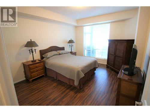 1128 Sunset Drive Unit# 1106, Kelowna, BC - Indoor Photo Showing Bedroom