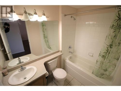 1128 Sunset Drive Unit# 1106, Kelowna, BC - Indoor Photo Showing Bathroom