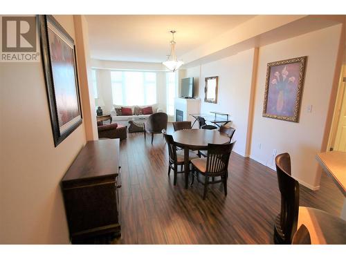 1128 Sunset Drive Unit# 1106, Kelowna, BC - Indoor Photo Showing Dining Room