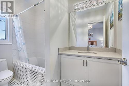 16 Sofia Olivia Crescent, Vaughan, ON - Indoor Photo Showing Bathroom