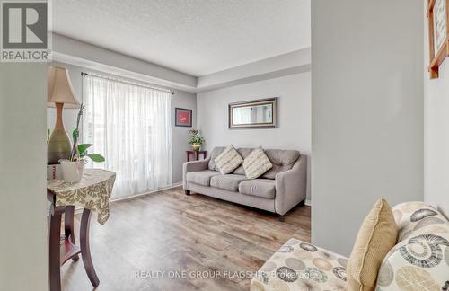 52 Gowland Drive, Hamilton, ON - Indoor Photo Showing Living Room