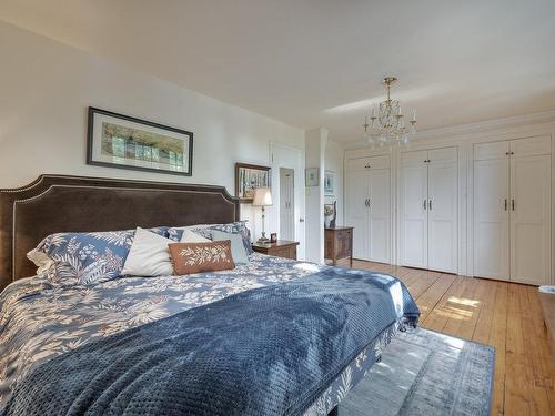 Master bedroom - 28 Rue Quarry Point, Hudson, QC - Indoor Photo Showing Bedroom