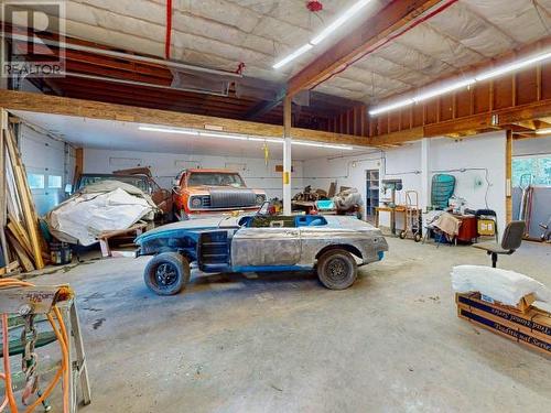 2060 Black Point Road, Powell River, BC - Indoor Photo Showing Garage