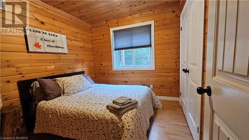 73 Larsen Cove Road, Northern Bruce Peninsula, ON - Indoor Photo Showing Bedroom