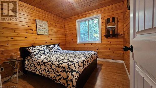 73 Larsen Cove Road, Northern Bruce Peninsula, ON - Indoor Photo Showing Bedroom