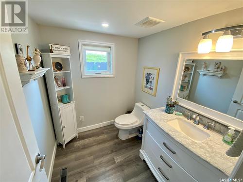 16 Centennial Drive, Mossbank, SK - Indoor Photo Showing Bathroom