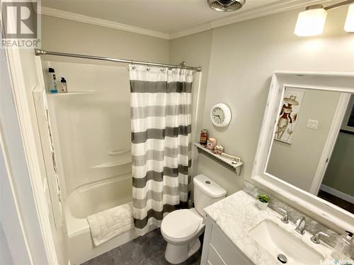 16 Centennial Drive, Mossbank, SK - Indoor Photo Showing Bathroom