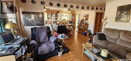 312 Brownlee Street, Herbert, SK - Indoor Photo Showing Living Room